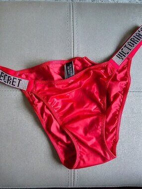 1pcs Victoria’s Secret Satin Panties Red